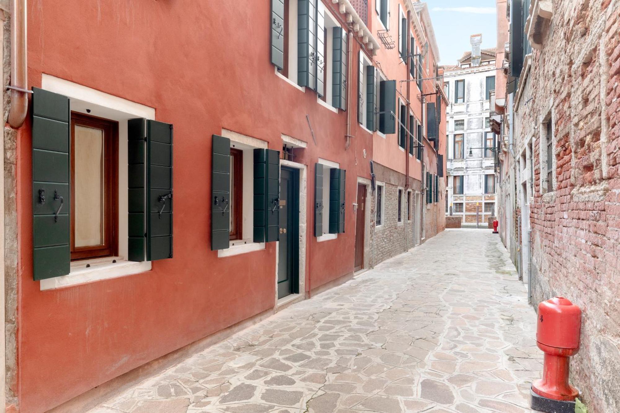 La Caorlina - Pied A Terre - Bas-relief * Venecia